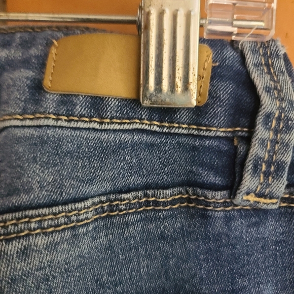 Elle High Rise Denim Jeans Size 4 & Old Navy Fuzzy Sweater XSmall - Picture 15 of 16